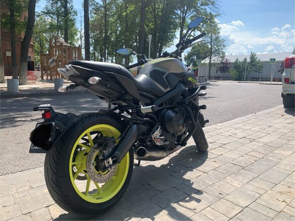 2017 Yamaha MT-09 (FZ-09), серый, 920000 рублей - вид 4