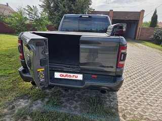 2020 Ram 1500 Crew Cab V, серый, 7100000 рублей, вид 4