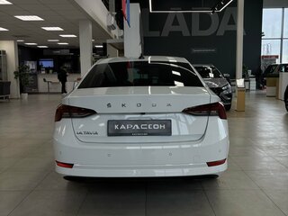 2021 Skoda Octavia IV (A8), белый, 2259000 рублей, вид 4