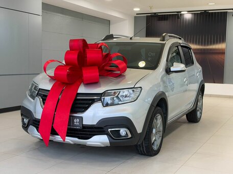 2018 Renault Sandero Stepway II Рестайлинг, серебристый, 1117000 рублей, вид 1