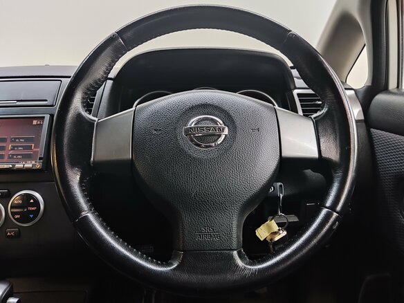 2006 Nissan Tiida I, белый, 480000 рублей - вид 10