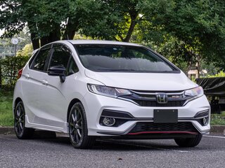 2018 Honda Fit III Рестайлинг, белый, 1205000 рублей, вид 3
