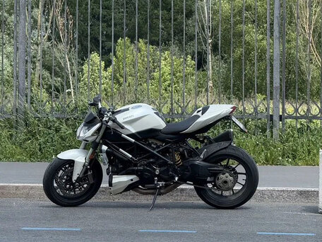 2010 Ducati Streetfighter, белый, 600000 рублей, вид 2