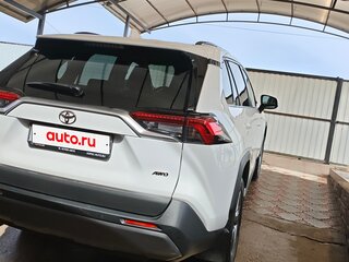 2019 Toyota RAV4 V (XA50), белый, 2915000 рублей, вид 4
