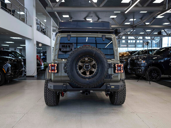 2026 Jeep Wrangler IV (JL) Рестайлинг, зелёный, 10779525 рублей - вид 6
