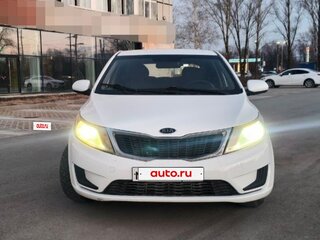 2013 Kia Rio III, белый, 470000 рублей, вид 5