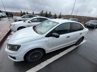 2017 Volkswagen Polo V Рестайлинг, белый, 899000 рублей, вид 2