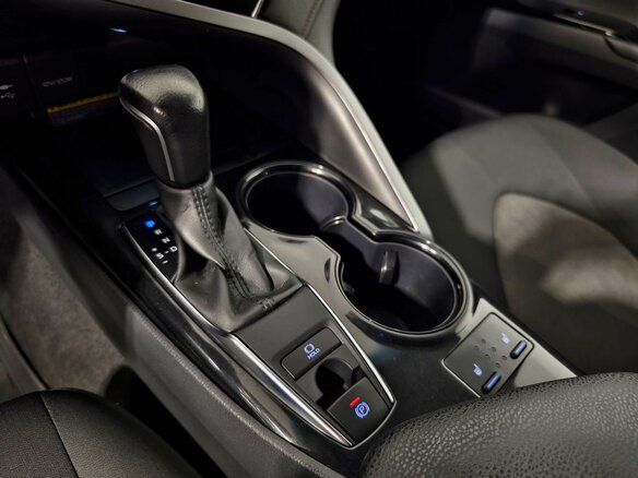2020 Toyota Camry VIII (XV70), синий, 2249000 рублей - вид 16