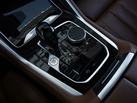 2021 BMW X6 40i III (G06), чёрный, 8380000 рублей - вид 12