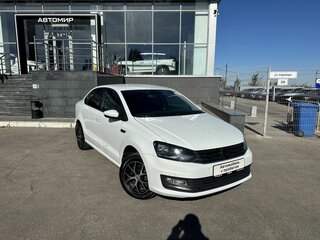 2016 Volkswagen Polo V Рестайлинг, белый, 1050000 рублей, вид 3