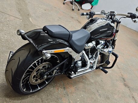 2023 Harley-Davidson Breakout, чёрный, 2600000 рублей, вид 5