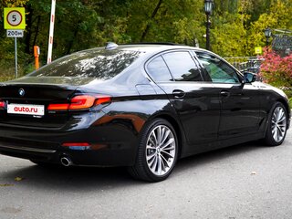 2019 BMW 5 серии 530d xDrive VII (G30/G31/G38), чёрный, 4570000 рублей, вид 4