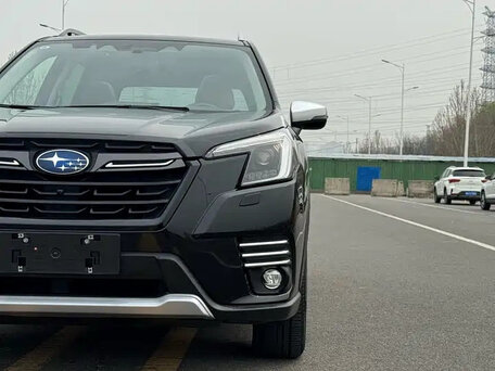 2023 Subaru Forester V Рестайлинг, чёрный, 3400000 рублей, вид 4