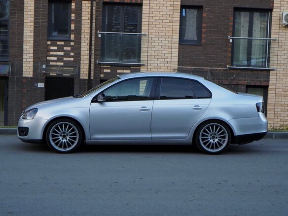 2010 Volkswagen Jetta V, серебристый, 685000 рублей - вид 8