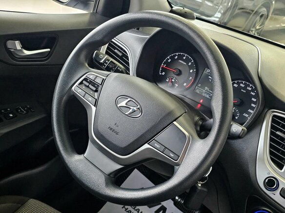 2020 Hyundai Solaris II Рестайлинг, серый, 1879000 рублей - вид 20