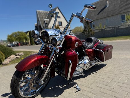 2013 Harley-Davidson Road King, красный, 1350000 рублей, вид 1