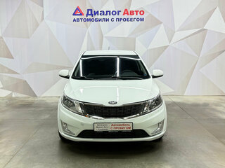2013 Kia Rio 4-speed III, белый, 850000 рублей, вид 2