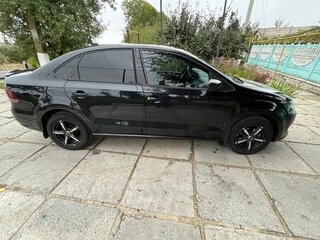 2011 Volkswagen Polo V, чёрный, 630000 рублей, вид 2