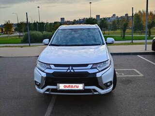 2022 Mitsubishi Outlander III Рестайлинг 3, белый, 2700000 рублей, вид 1