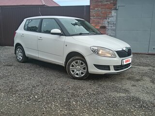 2011 Skoda Fabia II Рестайлинг, белый, 550000 рублей, вид 3