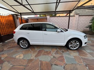 2011 Audi A3 II (8P) Рестайлинг 2, белый, 830000 рублей, вид 2