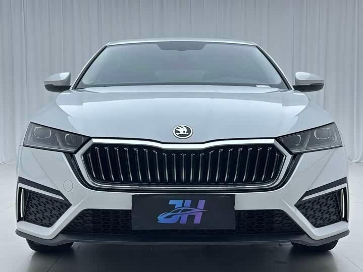 Открыть фотографии: Skoda Octavia IV (A8)