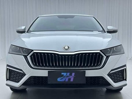 2023 Skoda Octavia IV (A8), белый, 1554000 рублей, вид 1