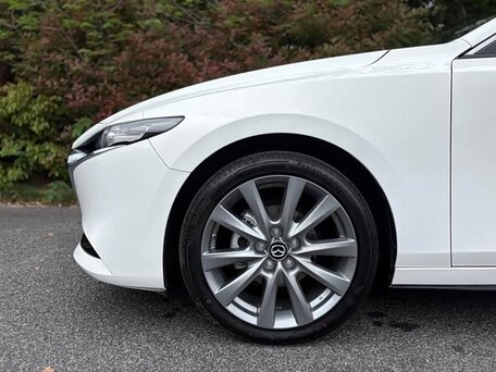 2023 Mazda 3 Axela IV (BP), белый, 1869000 рублей, вид 4