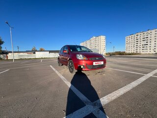 2008 Ford Fiesta Mk5, красный, 399000 рублей, вид 3