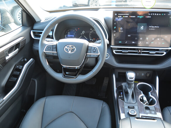 2025 Toyota Highlander IV (XU70), чёрный, 5149000 рублей - вид 13