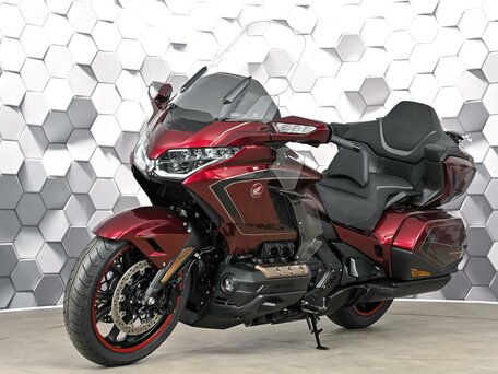 2025 Honda GL 1800 Gold Wing, красный, 3599000 рублей, вид 2