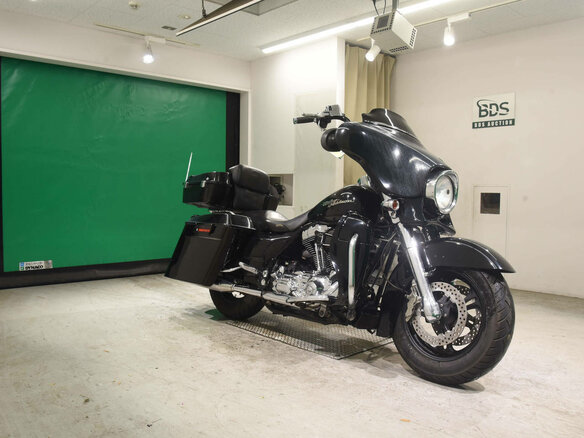 2006 Harley-Davidson Street Glide, чёрный, 660000 рублей - вид 2