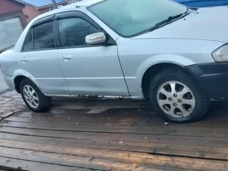 2000 Mazda Familia VIII (BJ), серебристый, 200000 рублей, вид 1