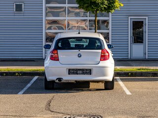 2008 BMW 1 серии 116i I (E81/E82/E87/E88) Рестайлинг, белый, 895000 рублей, вид 5