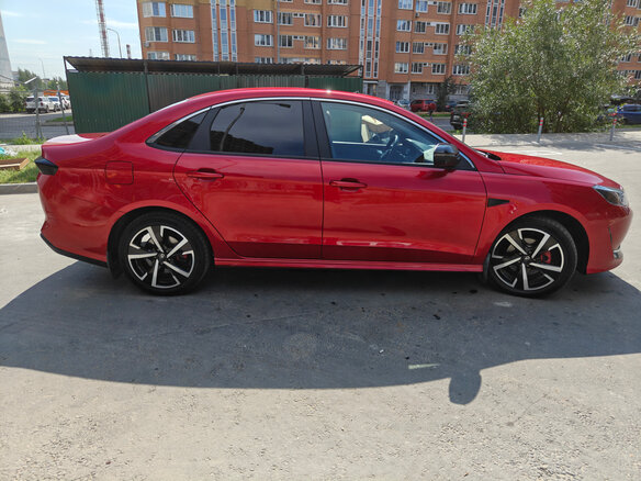 2023 Kaiyi E5, красный - вид 2