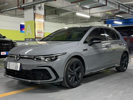 2021 Volkswagen Golf VIII, серый, 1590000 рублей, вид 1