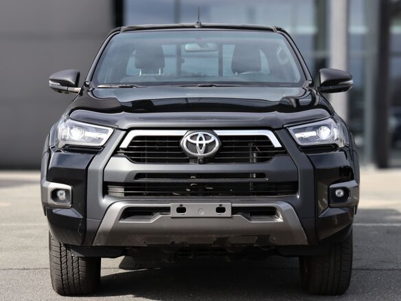2026 Toyota Hilux VIII Рестайлинг 3, чёрный, 9000000 рублей - вид 8