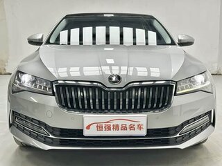 2021 Skoda Superb III Рестайлинг, серебристый, 1990000 рублей, вид 5