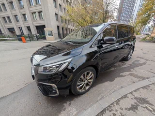 2018 Kia Carnival III, чёрный, 2500000 рублей, вид 1