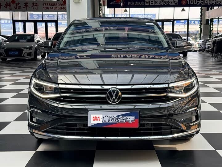 Открыть фотографии: Volkswagen Bora IV (China Market) Рестайлинг