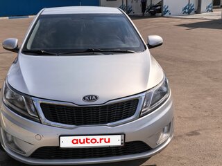 2011 Kia Rio 5-speed III, серебристый, 715000 рублей, вид 1