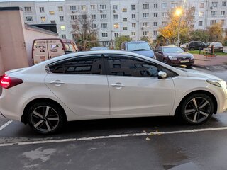 2017 Kia Cerato III Рестайлинг (Classic), белый, 1450000 рублей, вид 4