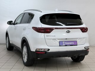 2020 Kia Sportage IV Рестайлинг, белый, 2480000 рублей, вид 5