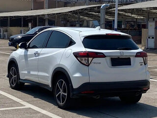 2022 Honda Vezel II, белый, 1615111 рублей, вид 5