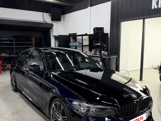 2017 BMW 5 серии M550i xDrive VII (G30/G31/G38), чёрный, 3700000 рублей, вид 2