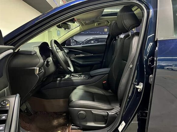 2021 Mazda CX-30 I, синий, 1550444 рублей - вид 12