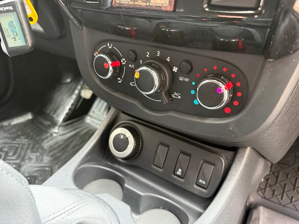 2017 Renault Duster I Рестайлинг, коричневый, 1850000 рублей - вид 11