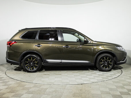 2019 Mitsubishi Outlander III Рестайлинг 3, коричневый, 1669700 рублей, вид 4