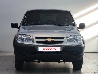 2016 Chevrolet Niva I Рестайлинг, серый, 630000 рублей, вид 2