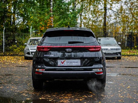 2020 Kia Sportage IV Рестайлинг, чёрный, 2090000 рублей, вид 4